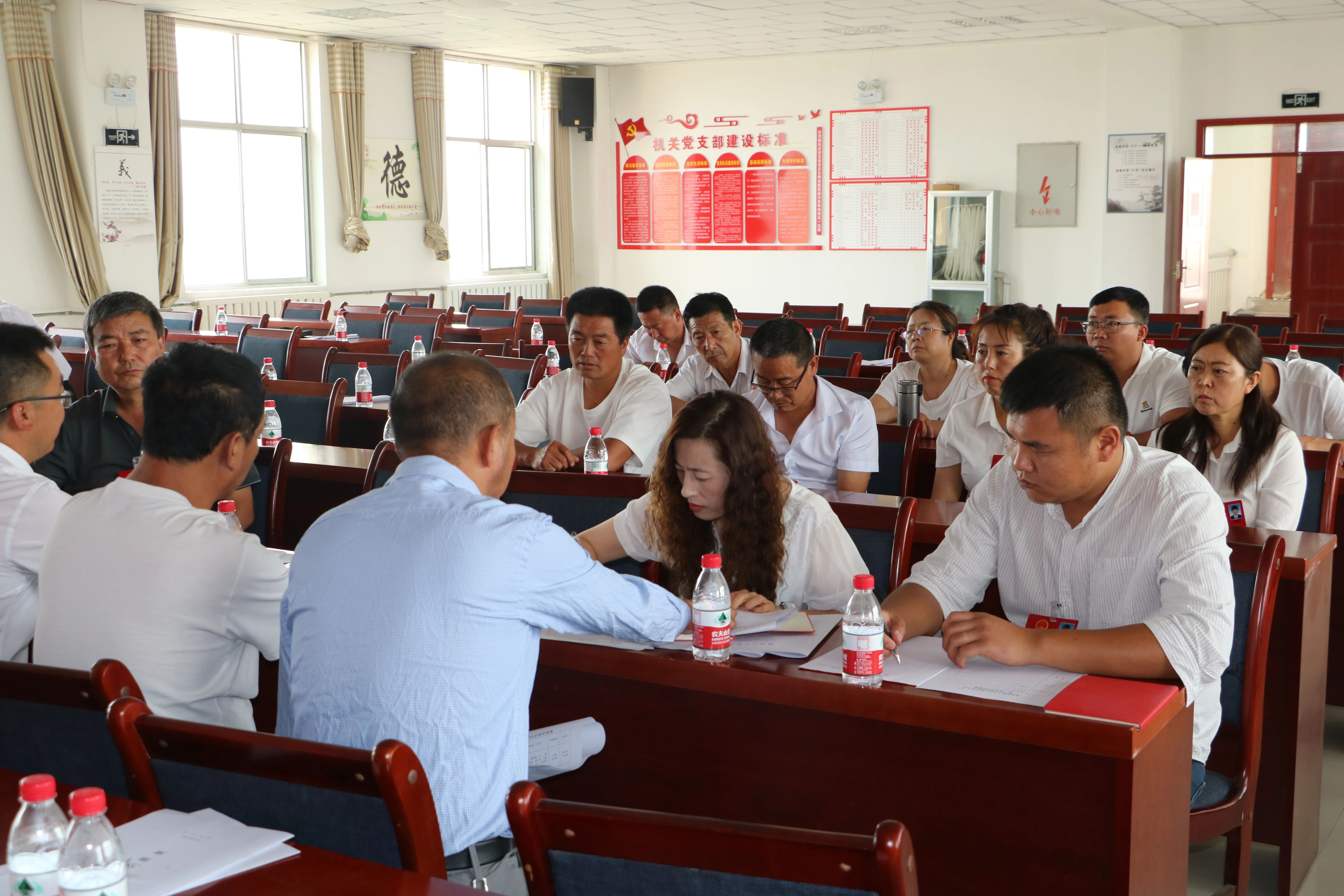 强化高效政府职能 开创现代化建设新局面