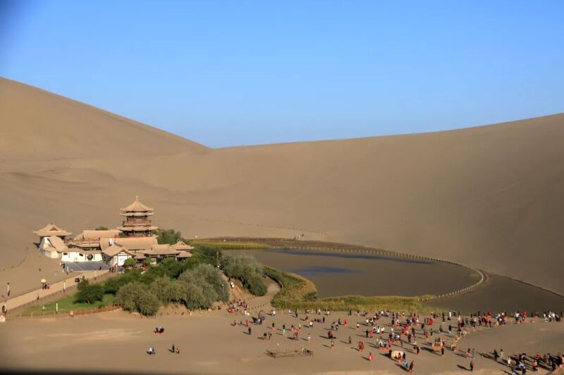 旅游.jpg