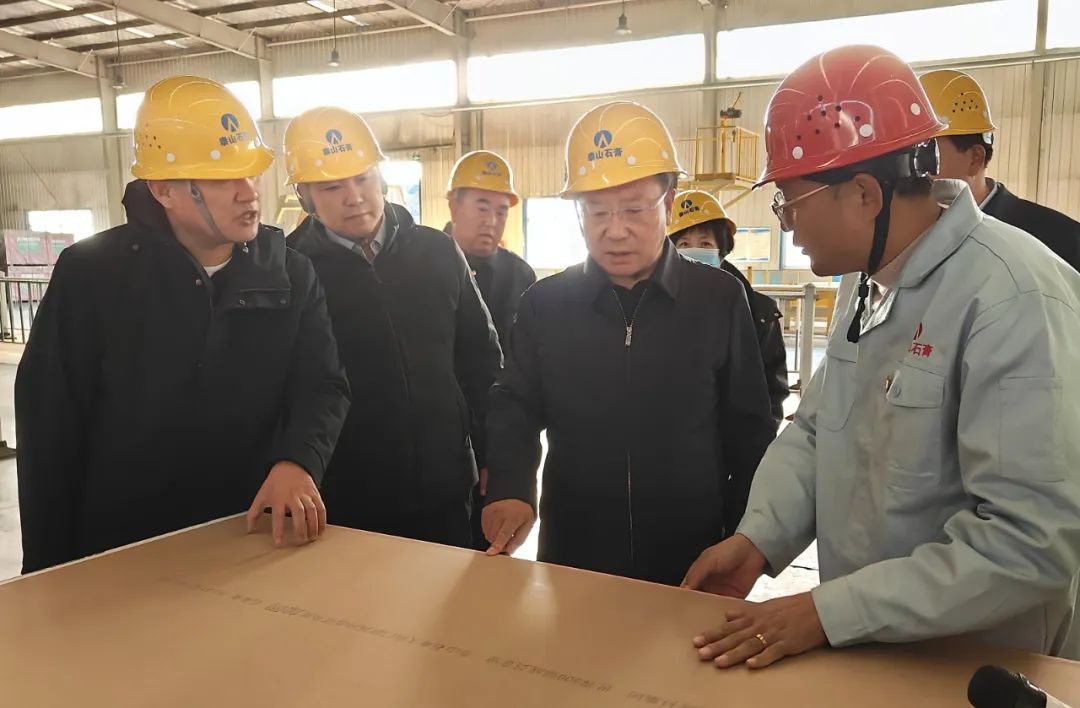 张延保在白银高新区和刘川工业集中区调研