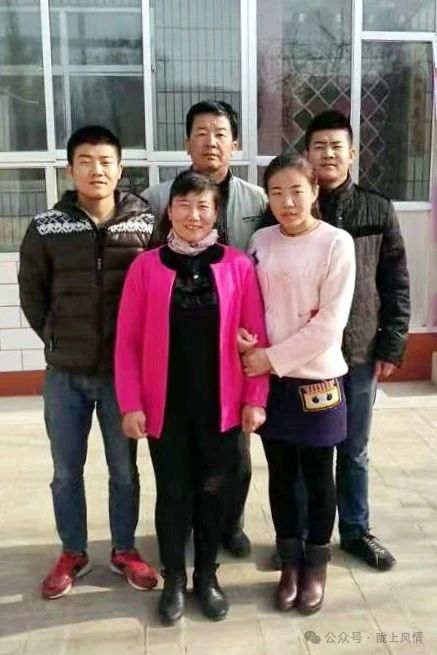 家和万事兴.1.jpg