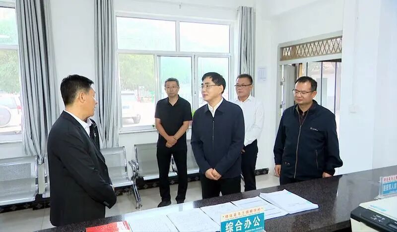 杨建武在靖远县调研